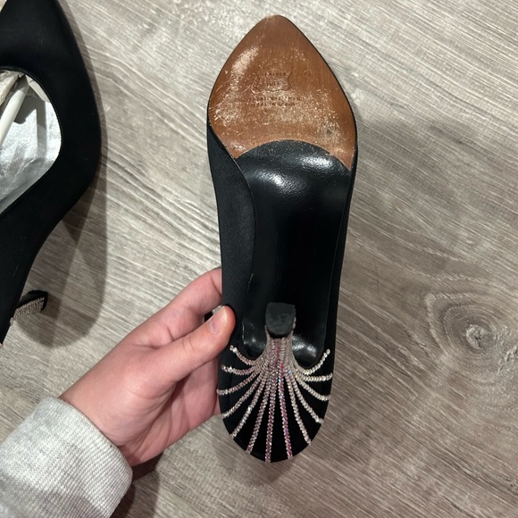 Stuart Weitzman Sparkler Black Satin Heels. Pre owned used condition. - Picture 6 of 7